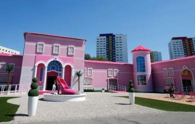 Occupying the Barbie Dreamhouse: Berliners Take on Mattel