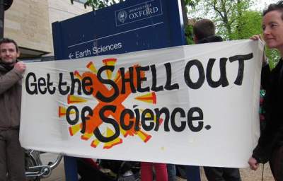 New Shell Oil Laboratory at Oxford Meets Resistance 