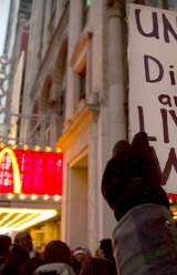 Fast Food Workers in Chicago Plan a Walk-Out 
